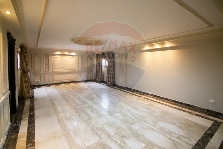 Apartment for sale 190 m Rushdi (second number from the tram)