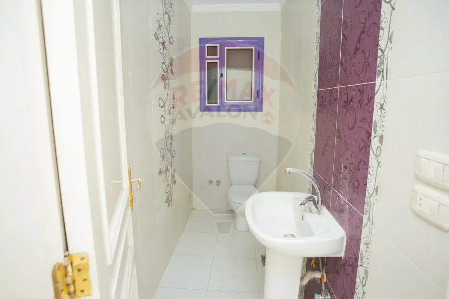 شقة مرخصة للبيع 220م سابا باشا (أمام قصر المرغني)