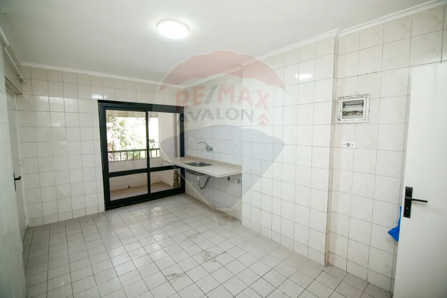 Apartment for sale 310 m net Latin District (Fouad St.- brand building)