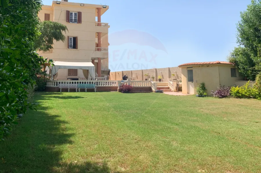 Villa registered blue contract for sale king Mariout El Kafoury Main road (Venesia Compound)1008m