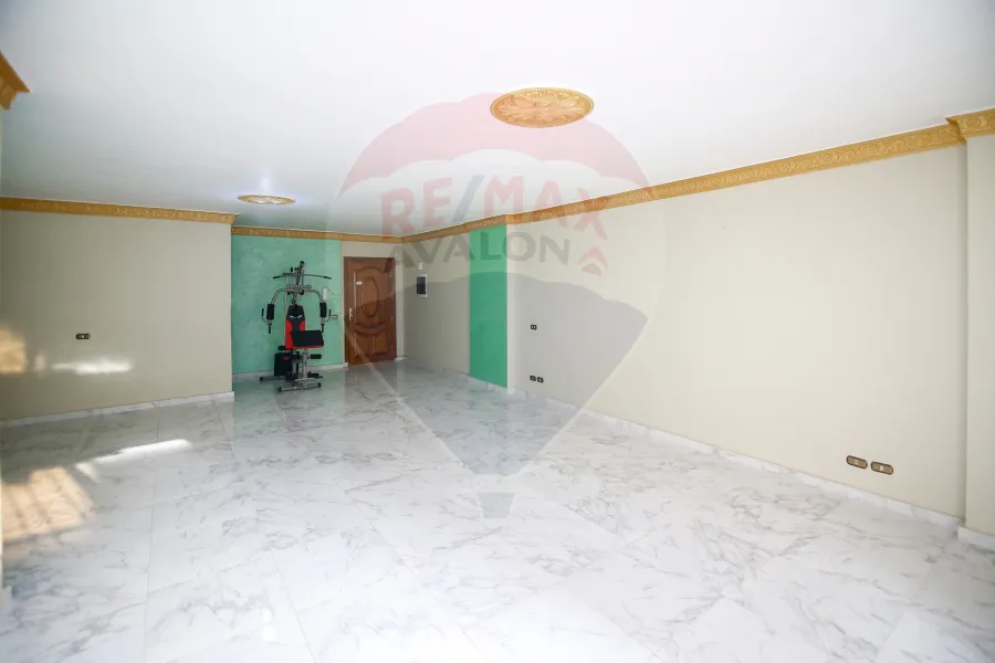 Apartment for rent 200 m Louran (Sarhank St.)