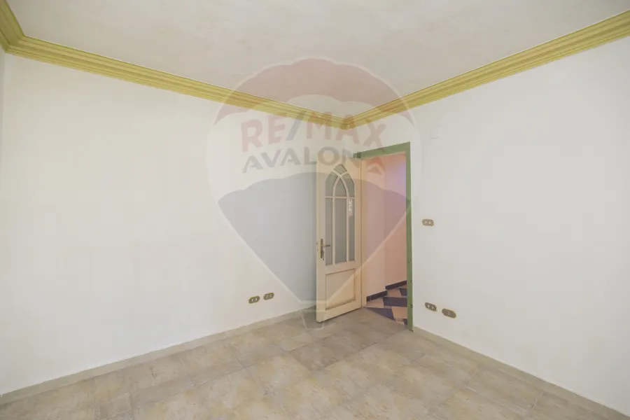 دوبلكس للبيع 300 م ميامي (ش جمال عبد الناصر)