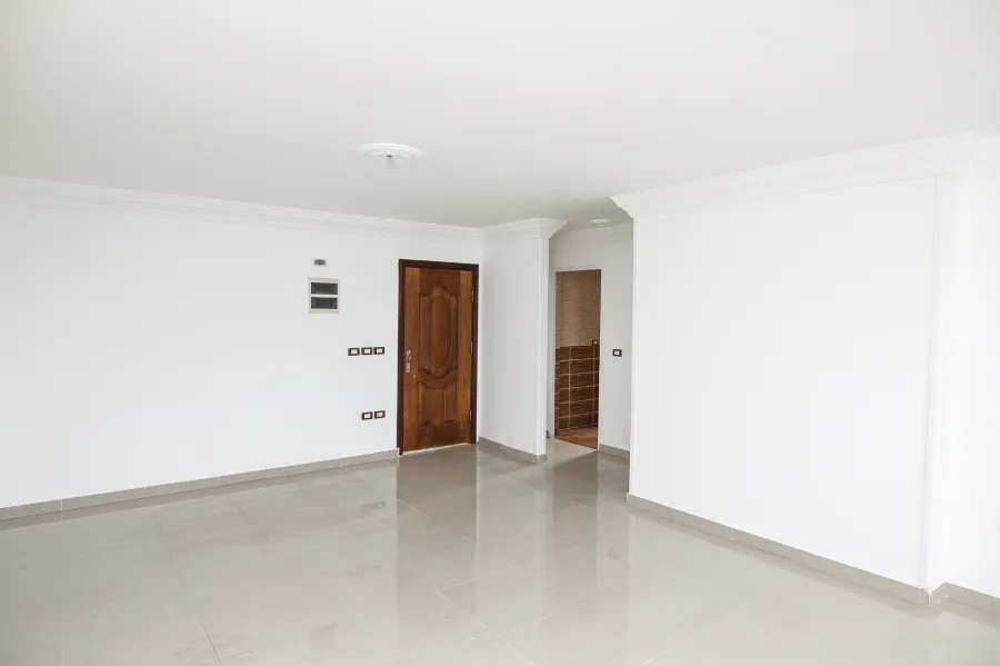 شقة للإيجار180م الإبراهيمية (على البحر مباشرة)