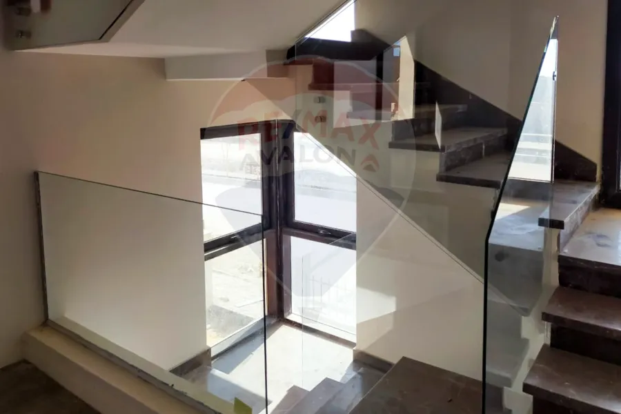 استلام فوري فيلا ستاند الون للبيع 330 م  (اكتوبر - O West)