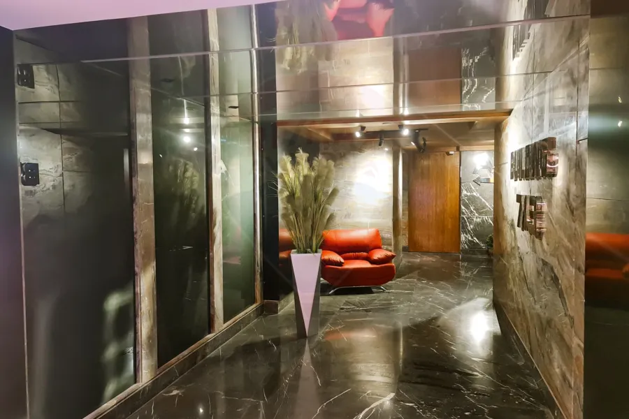 Mezzanine for sale 300 m Lauran (directly Abu Qir St.)