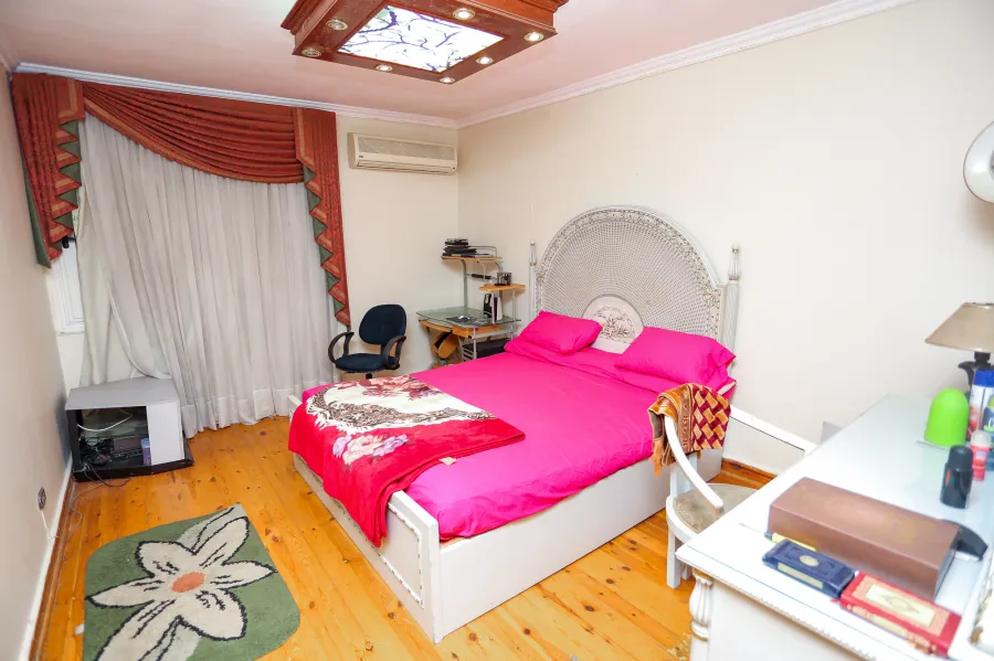 شقة للبيع 220م ستانلى (خطوات من البحر)