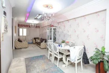 شقة للبيع 135 م محرم بك (بجوار المستشفي القبطي )