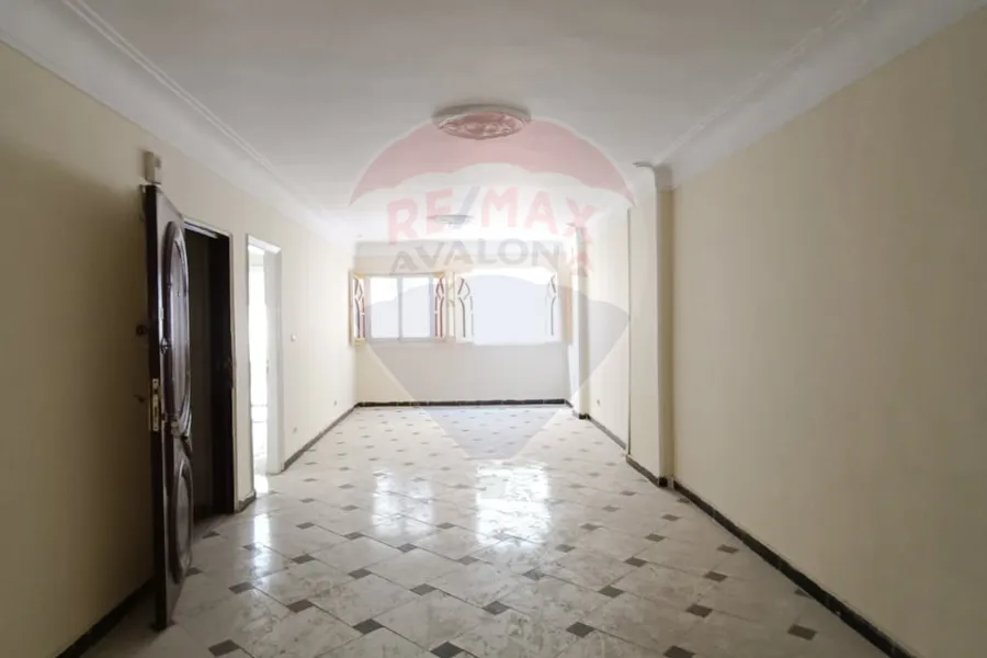 شقة للبيع 100 م سموحة (شارع النصر)