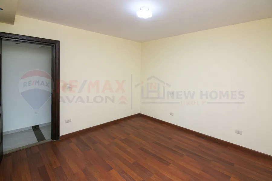 شقة للبيع 193 م لوران (برج انتركونتيننتال فورت)