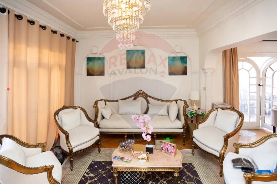 شقة للبيع 235 م رشدي (ش ابو قير)