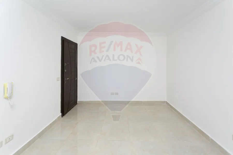 شقة مرخصة إداري للإيجار 86 م الأزاريطة (ش شامبليون - عمارة براند)