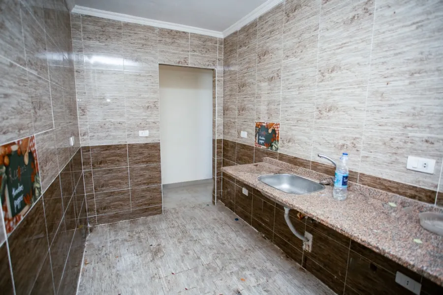 شقة للإيجار130م سبورتنج ( ش أحمد علام )