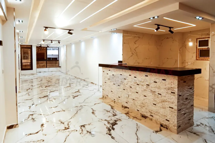 شقة للبيع 175 م لوران (ش أبوقير)