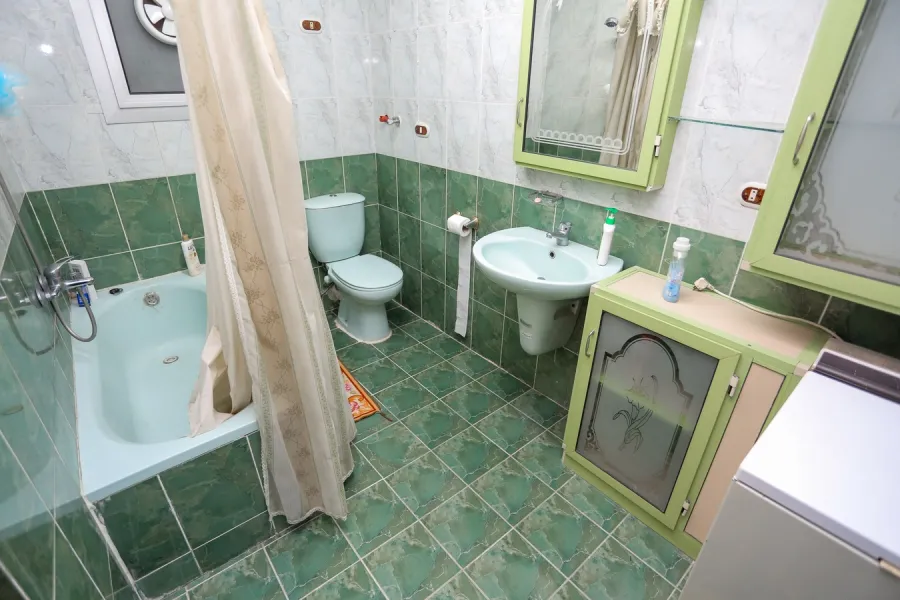 شقة للبيع 145م المندرة (أبراج الحلواني - اعلي كارفور المندرة)