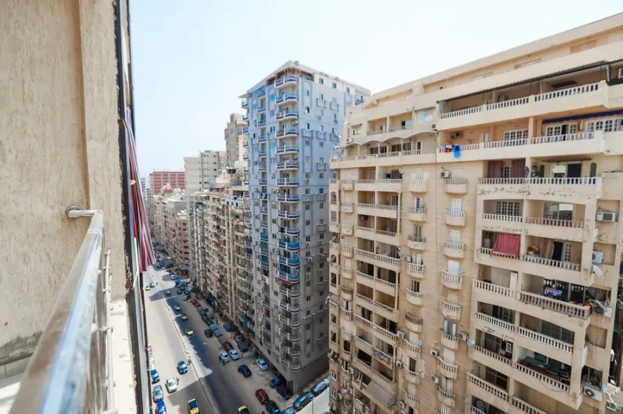 شقة للبيع 155م ميامي (ش  العيسوي  - امام مستشفي مارمرقص)