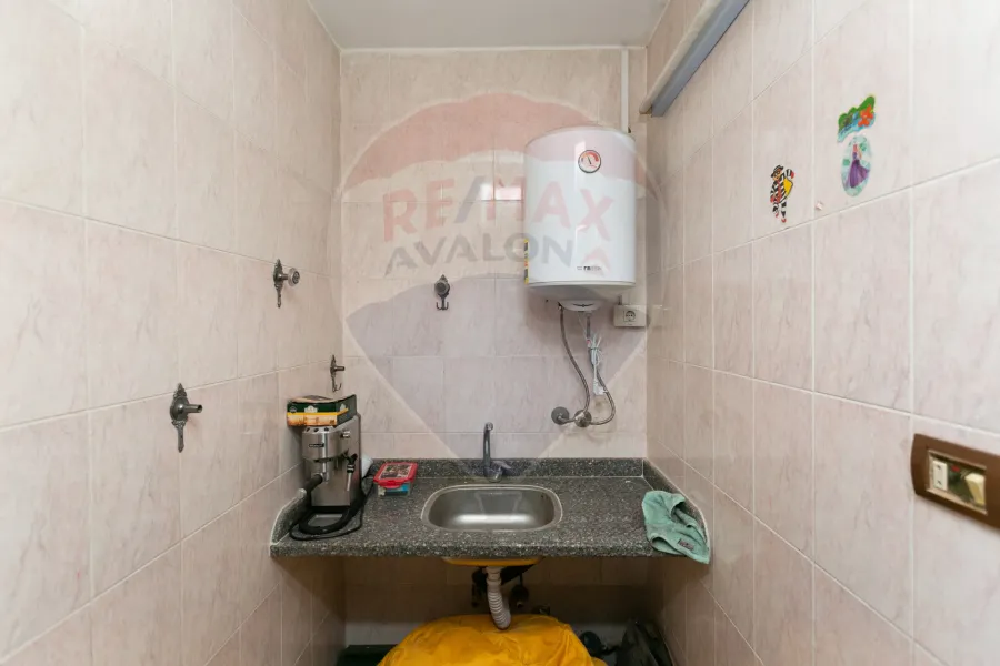 شقة إداري للإيجار 65 م سموحة ( ش فوزي معاذ )