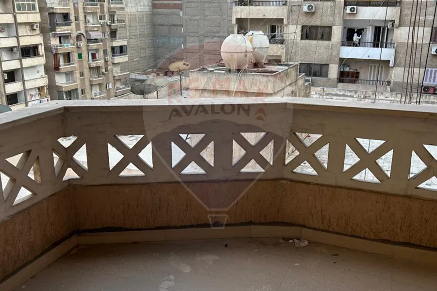 شقة للبيع 100 م المندرة (ش جمال عبد الناصر)