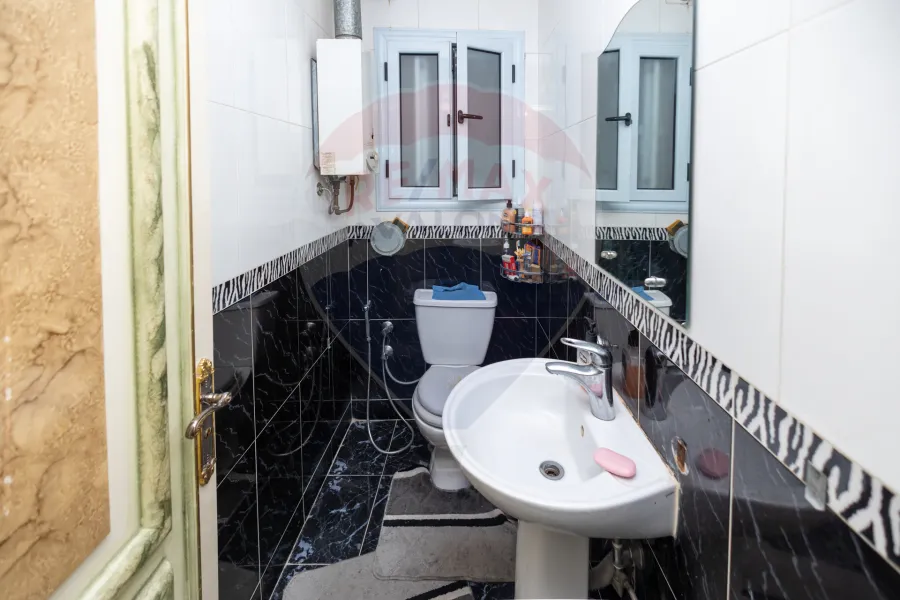 Apartment for sale 150 m Mostafa Kamil (steps from Abu Qer st.)