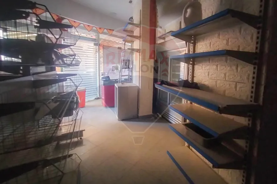 Shop for sale 42 m Kafr Abdo (next to Al-Limbi Park)