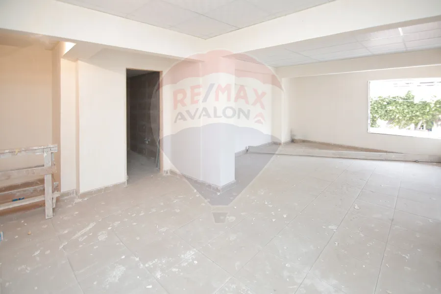 محل أرضي + ميزان للبيع 250 م كفر عبده (خطوات من حديقة اللنبى)