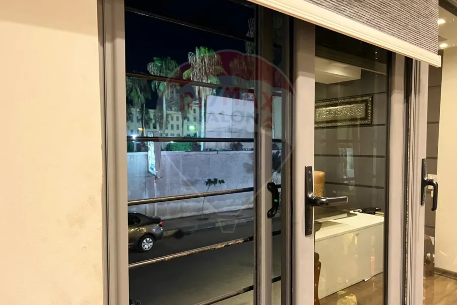 Administrative unit for sale 290 m Al-Iqbal (in front of Victoria College School)