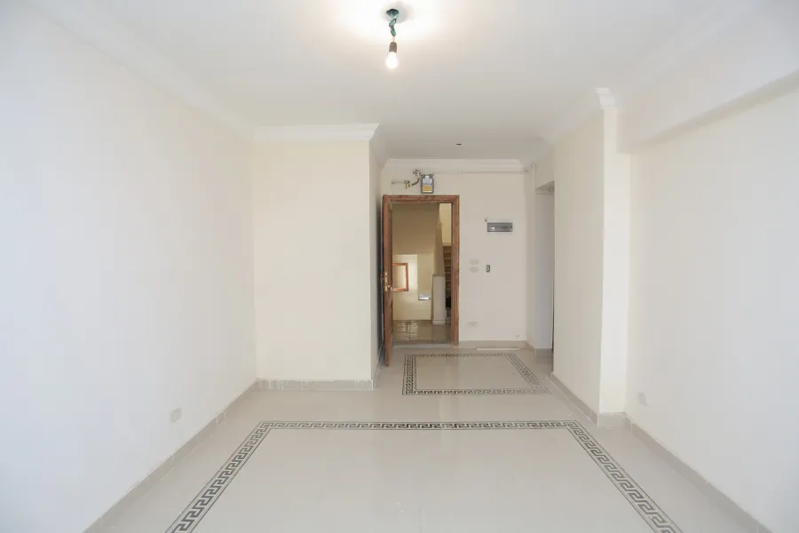 شقة للبيع 165م جناكليس - متفرع من ش أبوقير