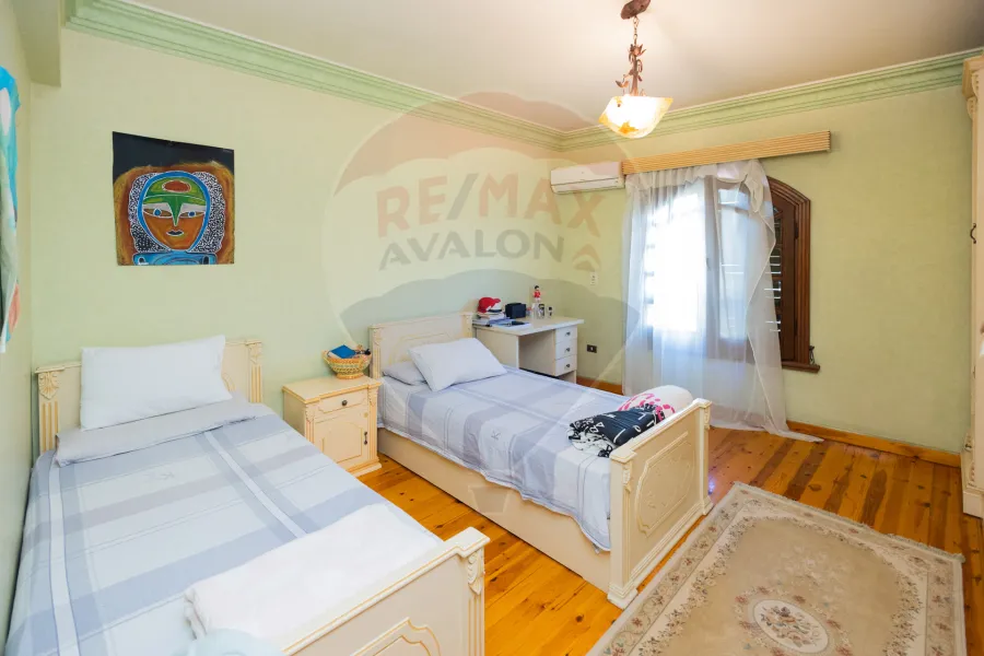 Apartment for sale 270 m Louran (El-Eqbal main st.)