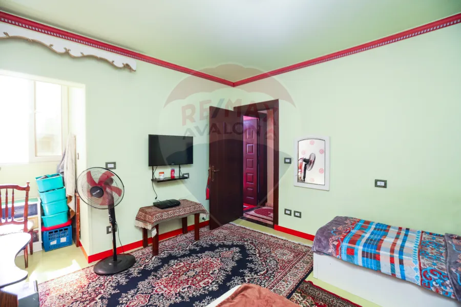 شقة للبيع 170م سموحة  (ش الريادة بجوار كومبوند السرايا)