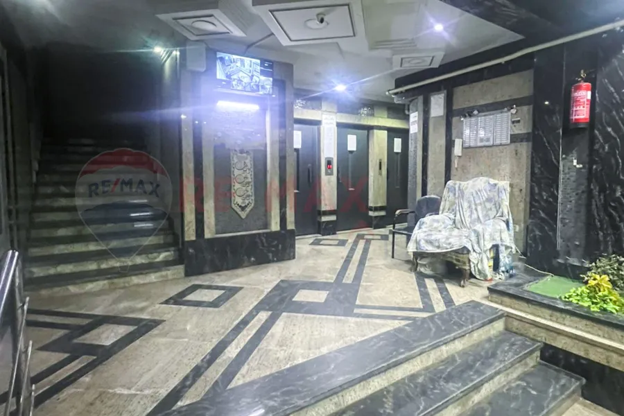 Apartment for sale 100 m in Camp Shizar (the second number from the sea)