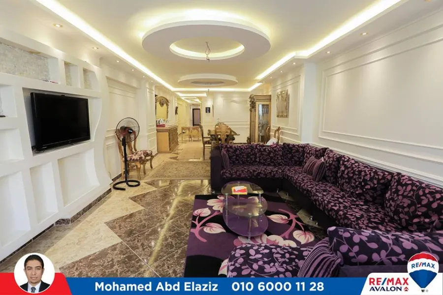 شقة فاخرة للبيع 210م صافي رشدي (خطوات من البحر كوبري ستانلي والترام)