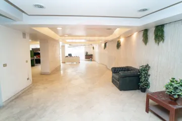 مقر إداري للإيجار 300 م بولكلي (ش أبو قير)