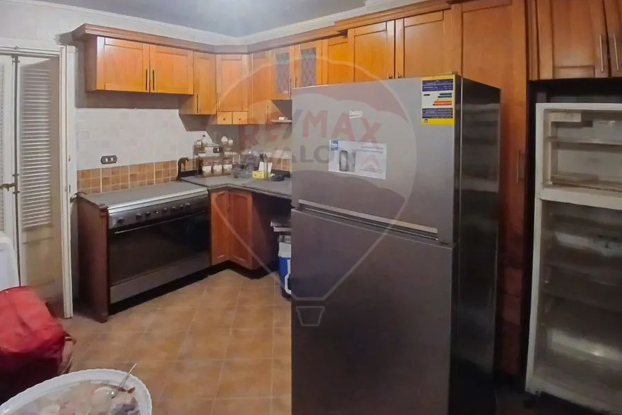 شقة للايجار 178 م سموحة (ش الخمسين)