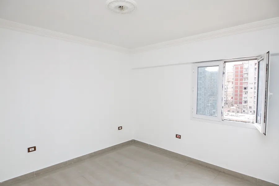 شقة للإيجار180م الإبراهيمية (على البحر مباشرة)