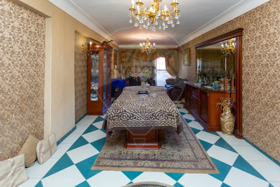 شقة للبيع 120 م لوران (شارع محمود صدقي)