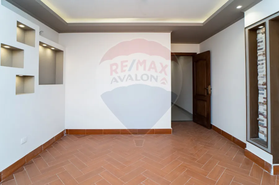 شقة للإيجار 205 م لوران (ش الإقبال)