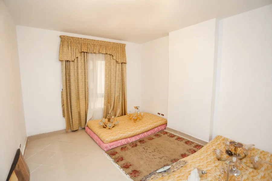 شقة للبيع 145م المندرة (أبراج الحلواني - اعلي كارفور المندرة)