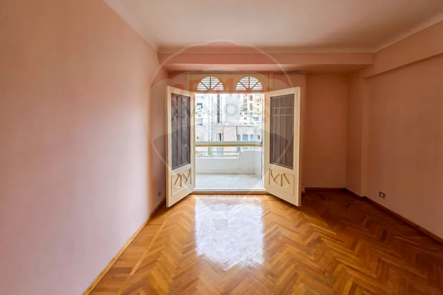 شقة دوبليكس للبيع 320 م لوران (متفرع من ش سرهنك)