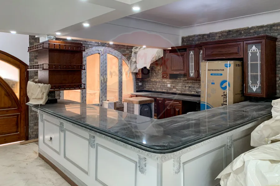 Villa for sale 675 m King Mariout ( main Kafoury road - Loaa Shebl Abdel-Gawad st. )