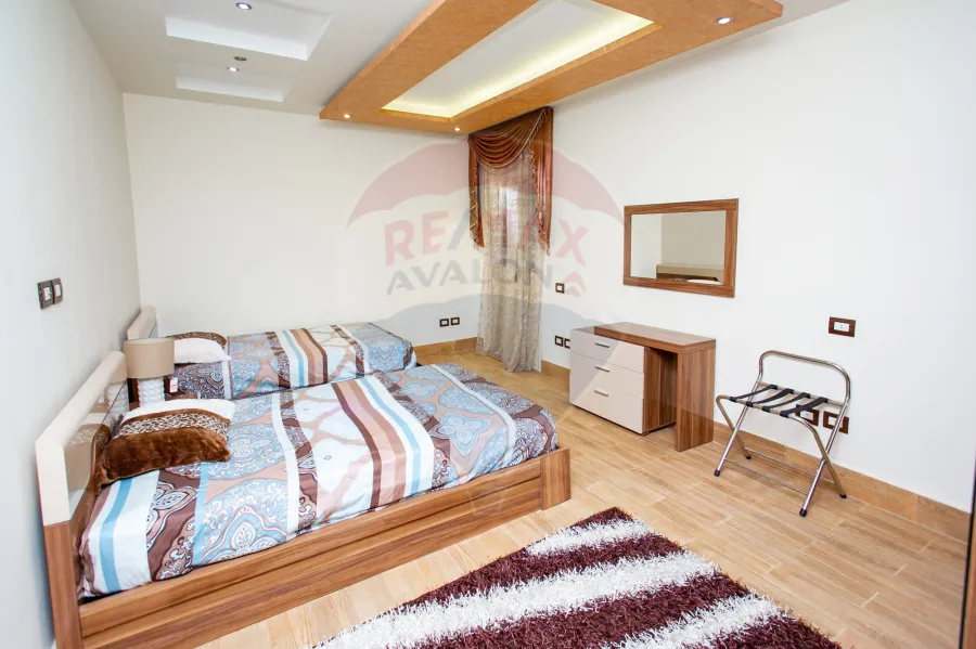 شقه للبيع 520 م سيدي بشر(ش محمد نجيب - على البحر مباشرة)