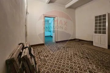 شقة اداري للايجار 200 م الازاريطة (علي الترام مباشرة)