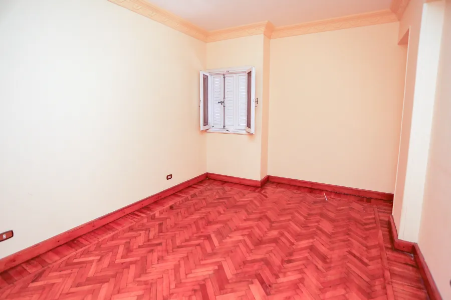 شقة للايجار 160 م كفر عبده (بجوار حديقه اللمبي)