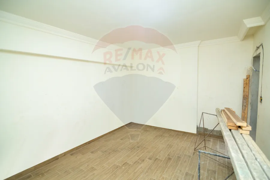 شقة للبيع 175 م سان ستيفانو (علي الترام مباشرة)