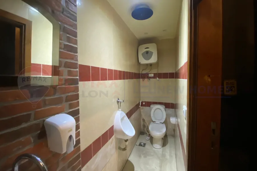 محل للبيع 75 م محرم بك (ش الصوالح)