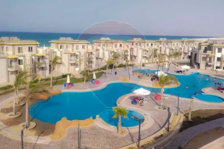 شاليه أرضي + جاردن للبيع (قرية سيسليا لاجونز - سيدى حنيش) 100 م + 35 م جاردن