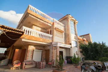 فيلا للبيع الساحل  (قرية غزاله) 421 م