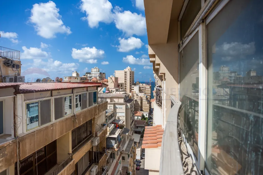 شقة للبيع 270 م ستانلي (ش عبد العزيز فهمي - برج براند) - اول سكن