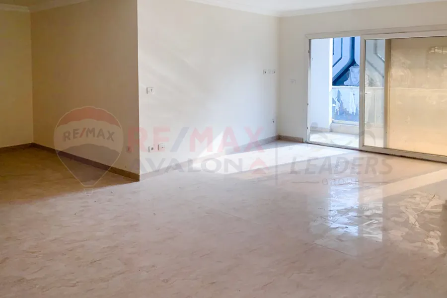 شقة للايجار 180 م سموحة (جراند فيو)