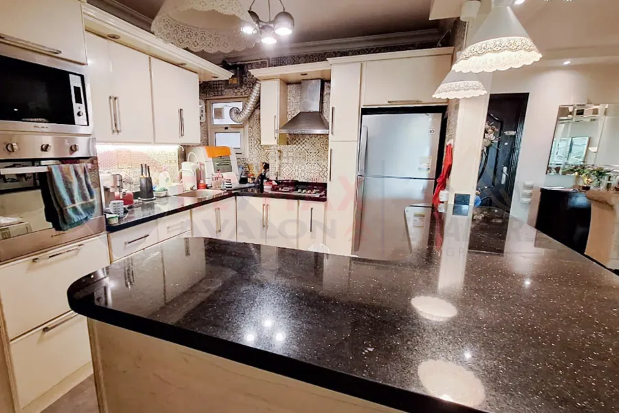 شقة للبيع 150 م سموحة (جرين بلازا)