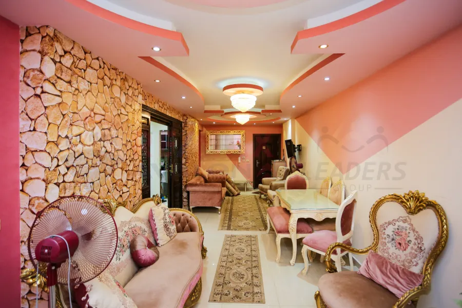 شقة للبيع 135 م لوران (متفرع من ش الإقبال)