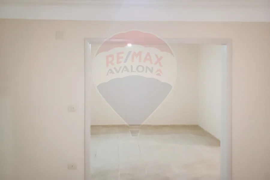 Administrative unit For Rent 200 m Glim (Abu Qir St.)